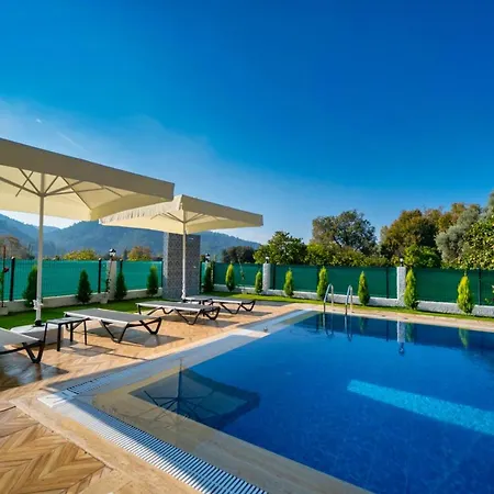 Sarikavak Luxury Villa *